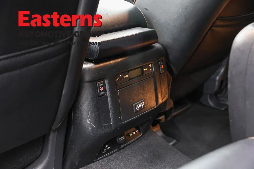 Used 2017 Black Nissan Platinum image 24