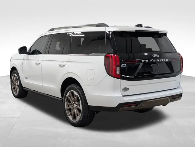 New 2027 Star White Metallic Tri-Coat Ford King Ranch® image 63