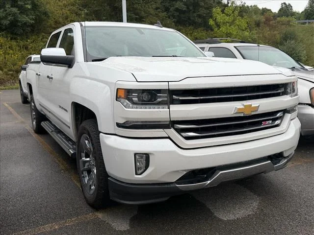 Used 2017 Iridescent Pearl Tricoat Chevrolet LTZ image 3