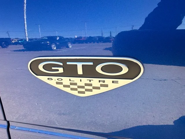 Used 2006 Blue Pontiac Base image 13