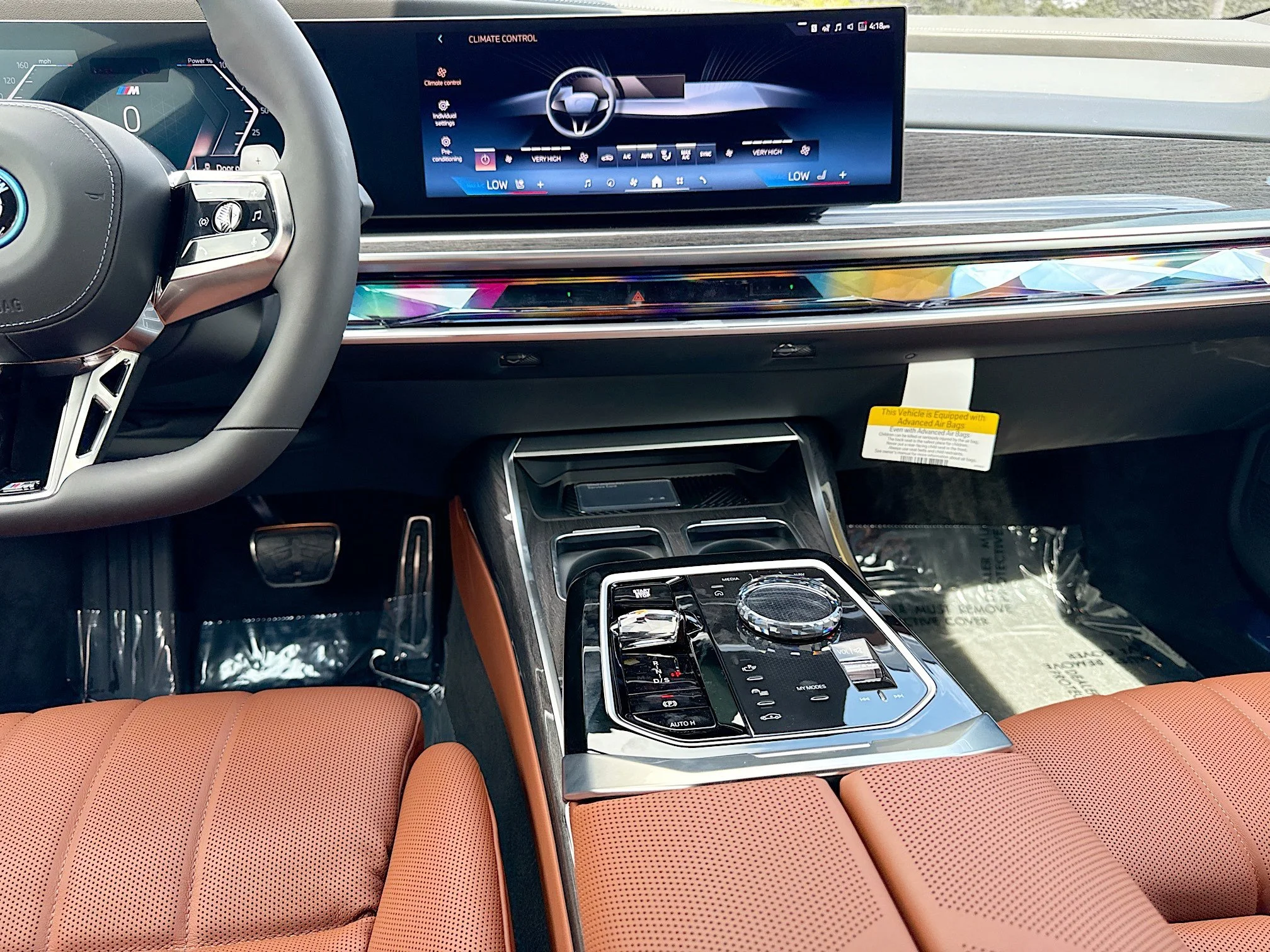 New 2026 Dravit Grey Metallic BMW 750e xDrive image 19