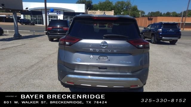 Used 2021 Gray Nissan Platinum image 6