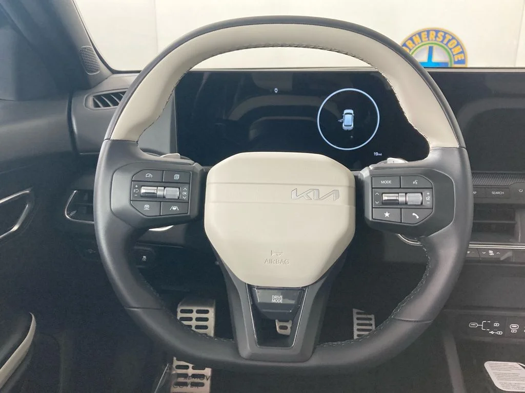 2026 Kia K4 GT-Line Turbo - Photo 5