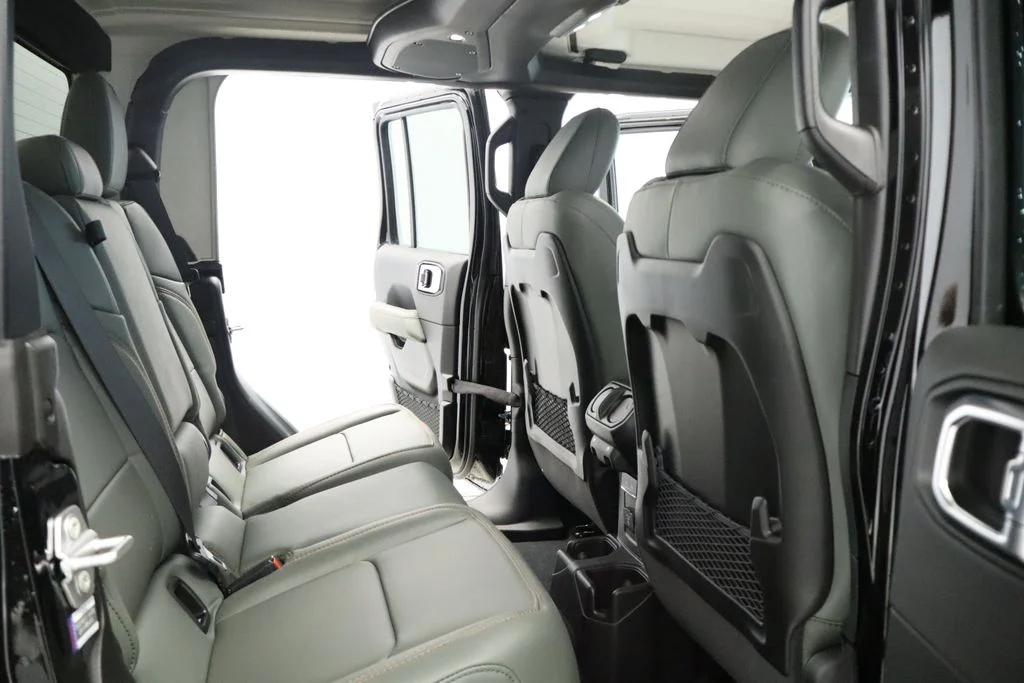 New 2026 Black Clearcoat Jeep Mojave image 23