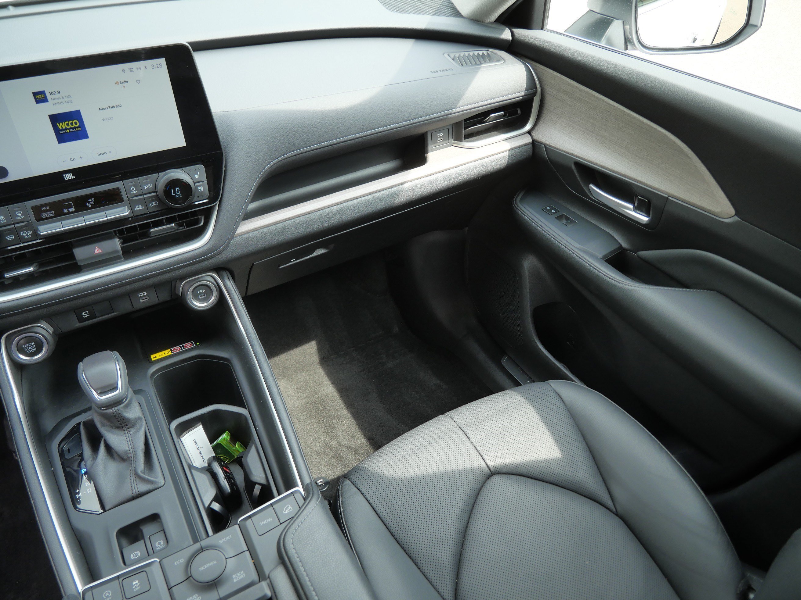 Certified Used 2024 Wind Chill Pearl Toyota Limited image 12