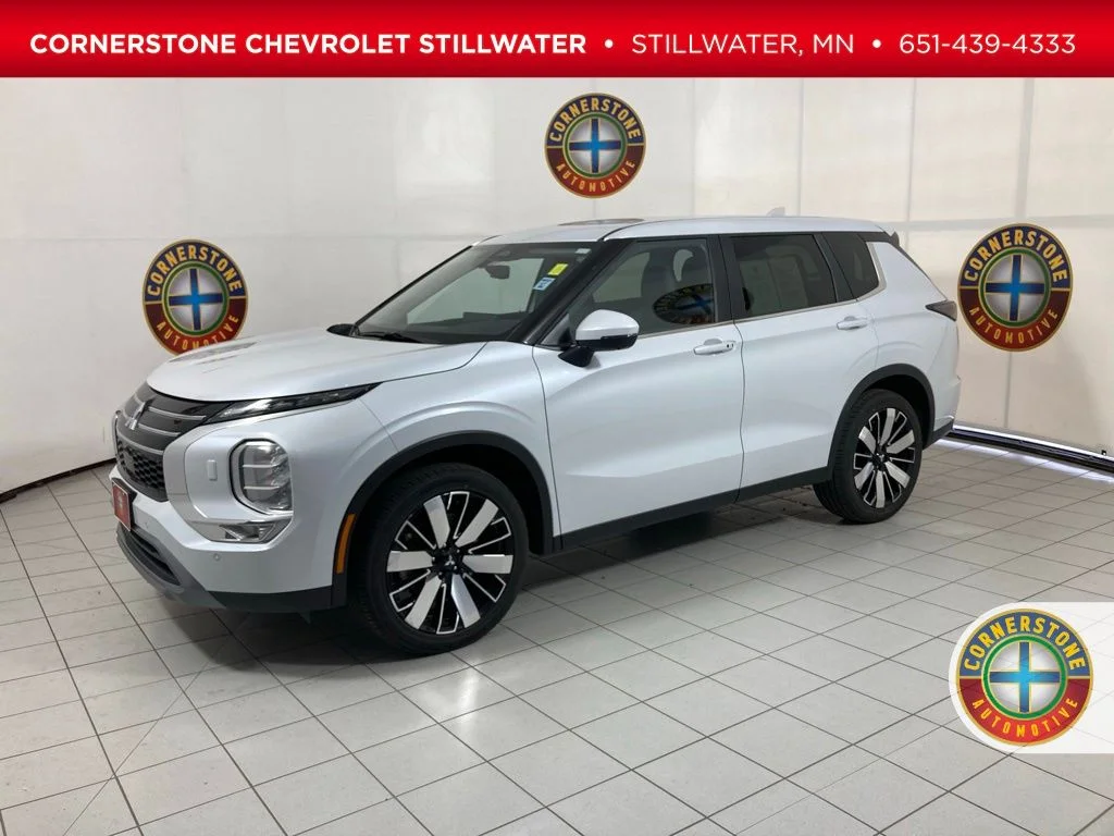 2025 Mitsubishi Outlander SE S-AWC's photo