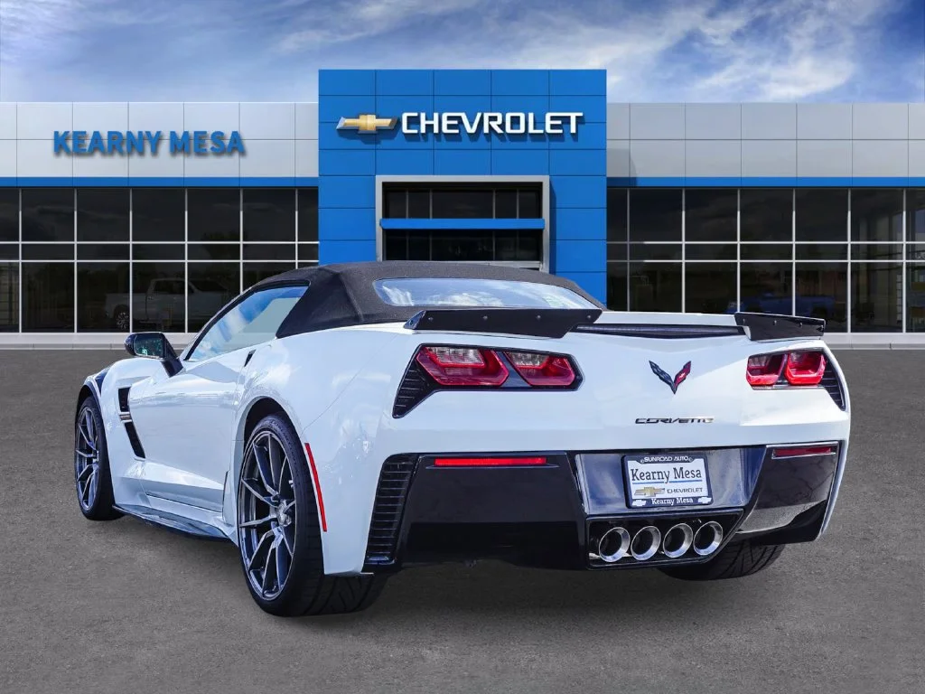 Used 2018 White Chevrolet Grand Sport image 4