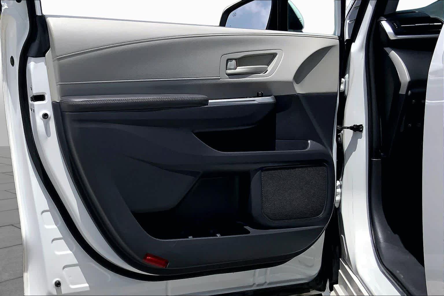 Used 2023 Ice Cap Toyota LE image 21