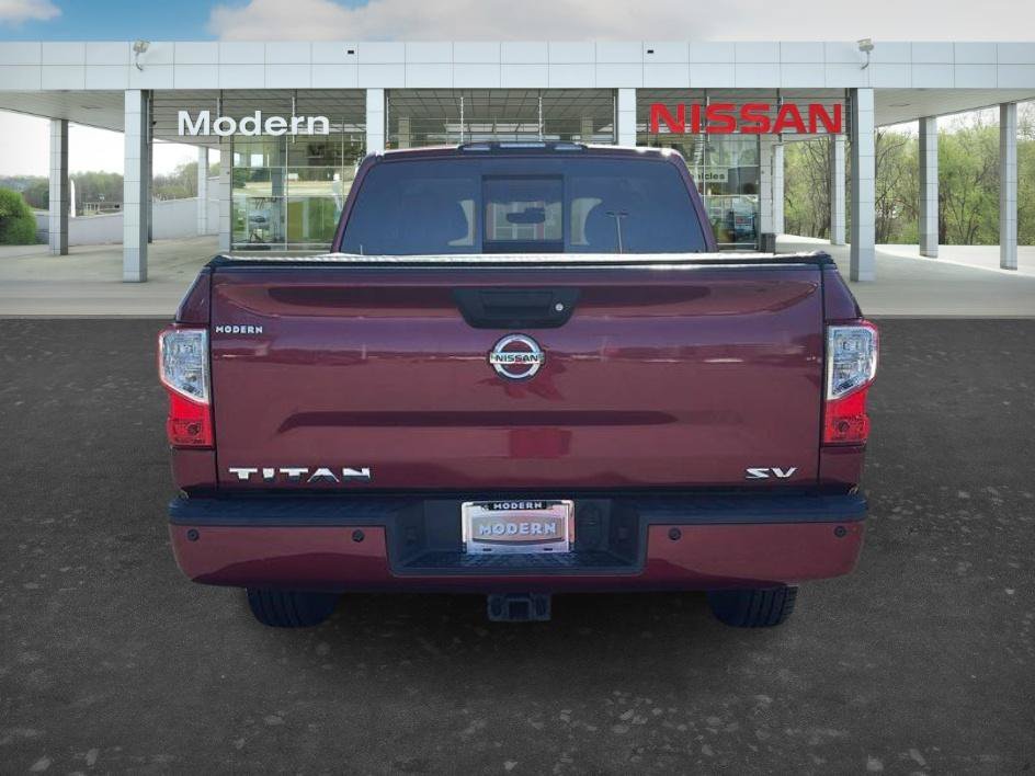 Used 2017 Cayenne Red Nissan SV image 4