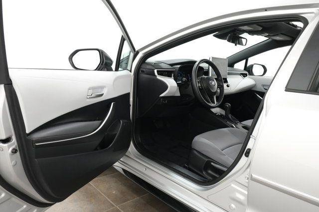Certified Used 2025 CLASSIC SILVER METALLIC Toyota  image 27