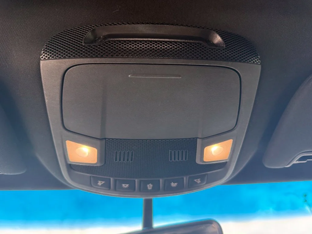 Used 2017 Gray Lincoln Select image 21