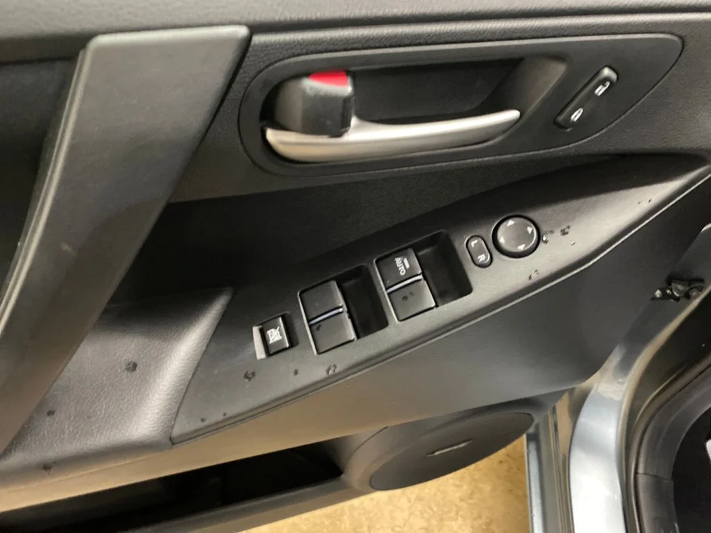 Used 2012 Gray Mazda i Touring image 10