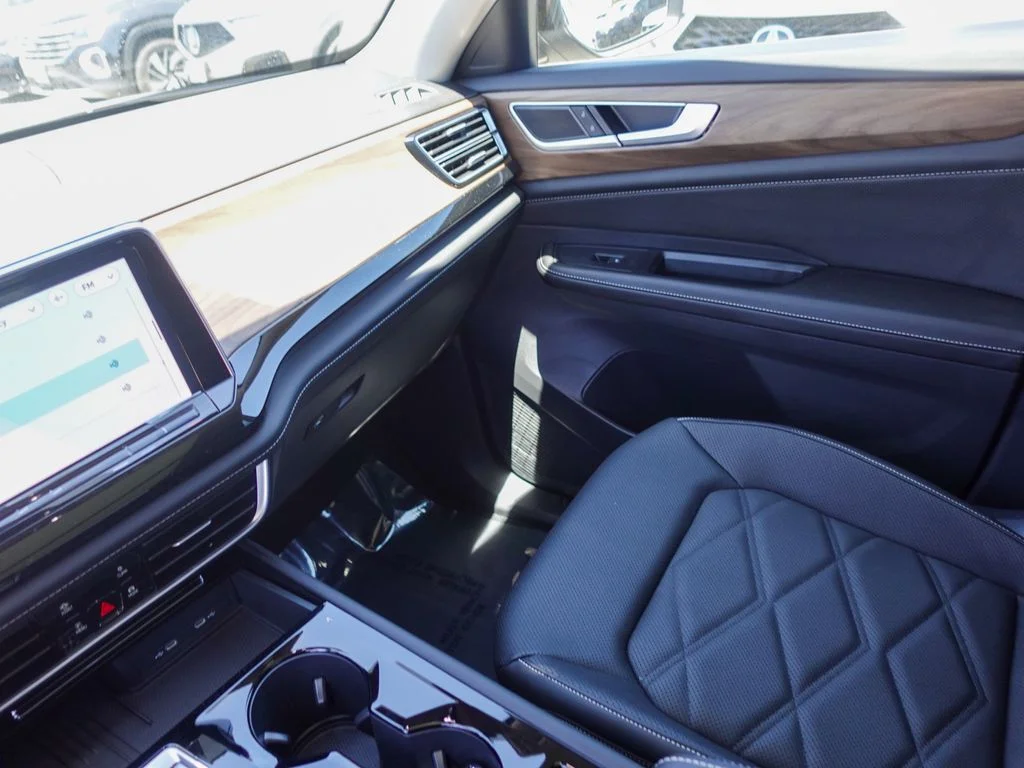 New 2026  Volkswagen SE w/Technology image 21