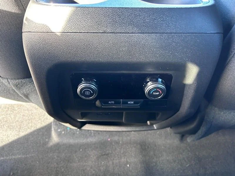 2026 GMC Acadia Elevation - Photo 10