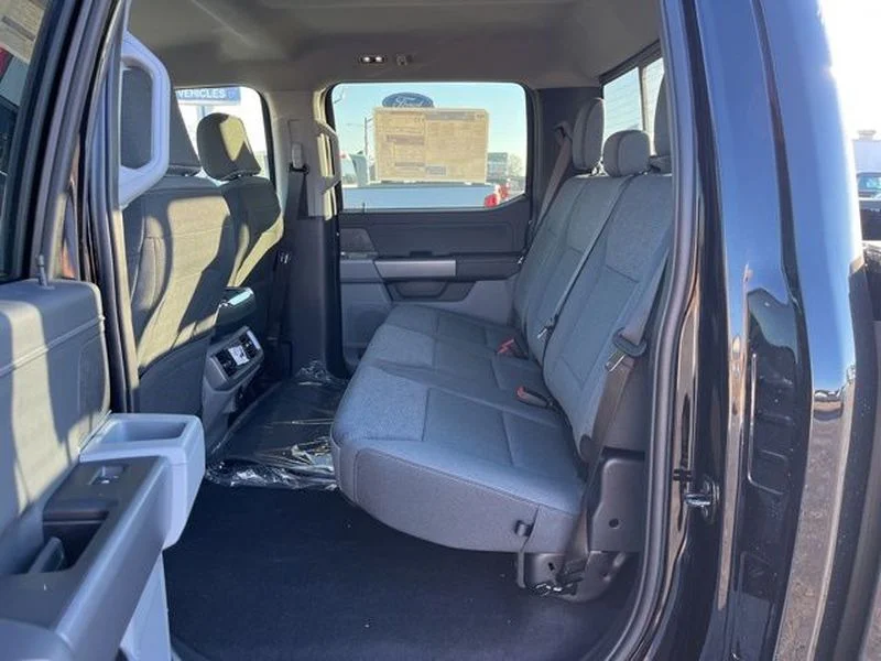 New 2026 Agate Black Metallic Ford XLT image 7