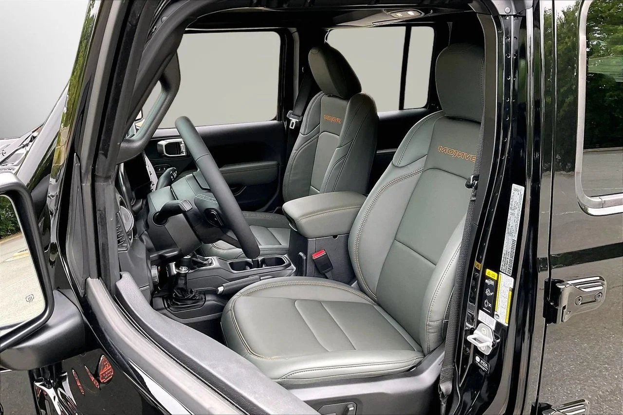 New 2026 Black Clear-Coat Exterior Paint Jeep Mojave X image 17