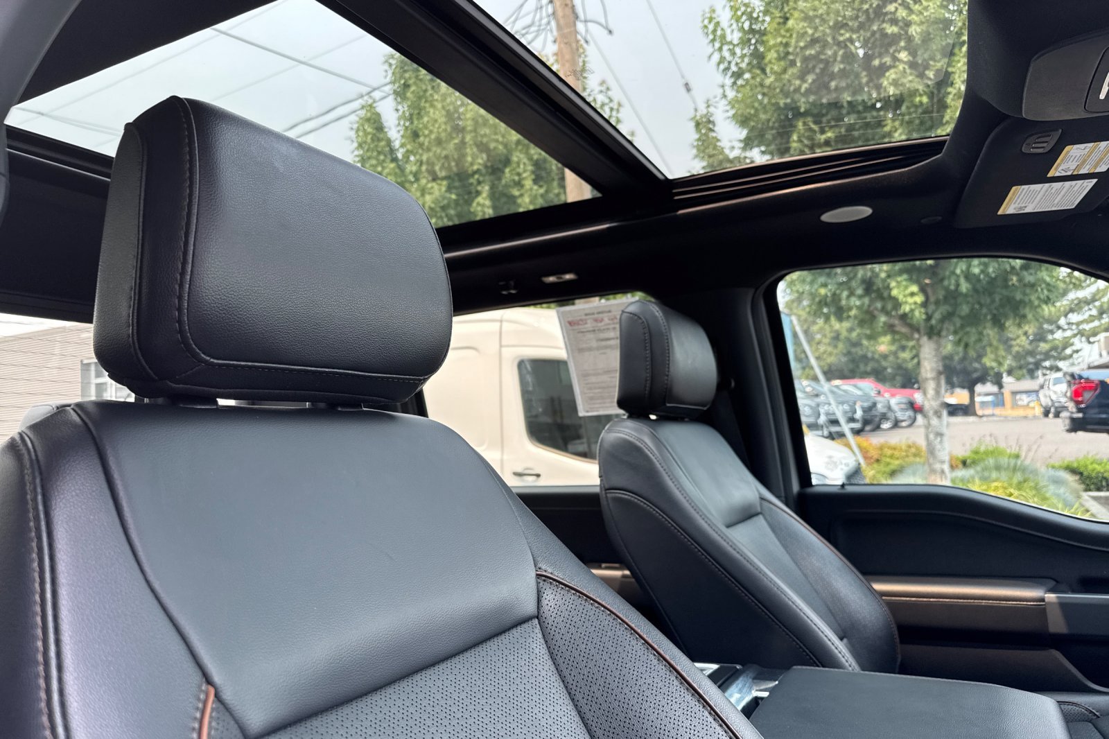 Used 2024 Avalanche Ford LARIAT image 16