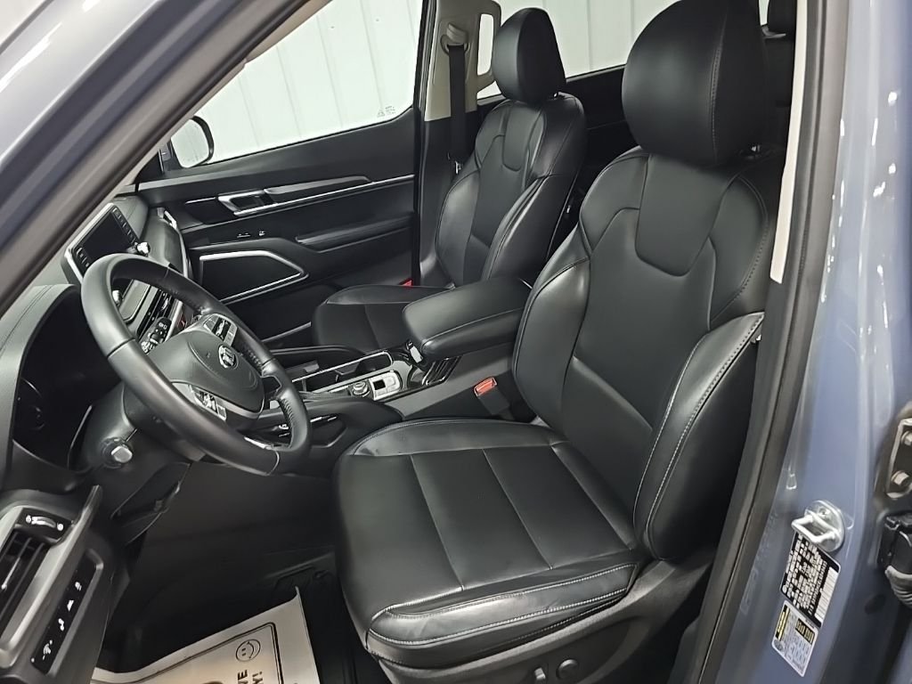 Used 2020 Silver Kia S image 30