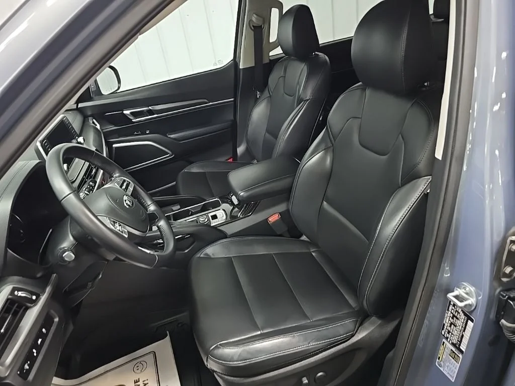 Used 2020 Silver Kia S image 30