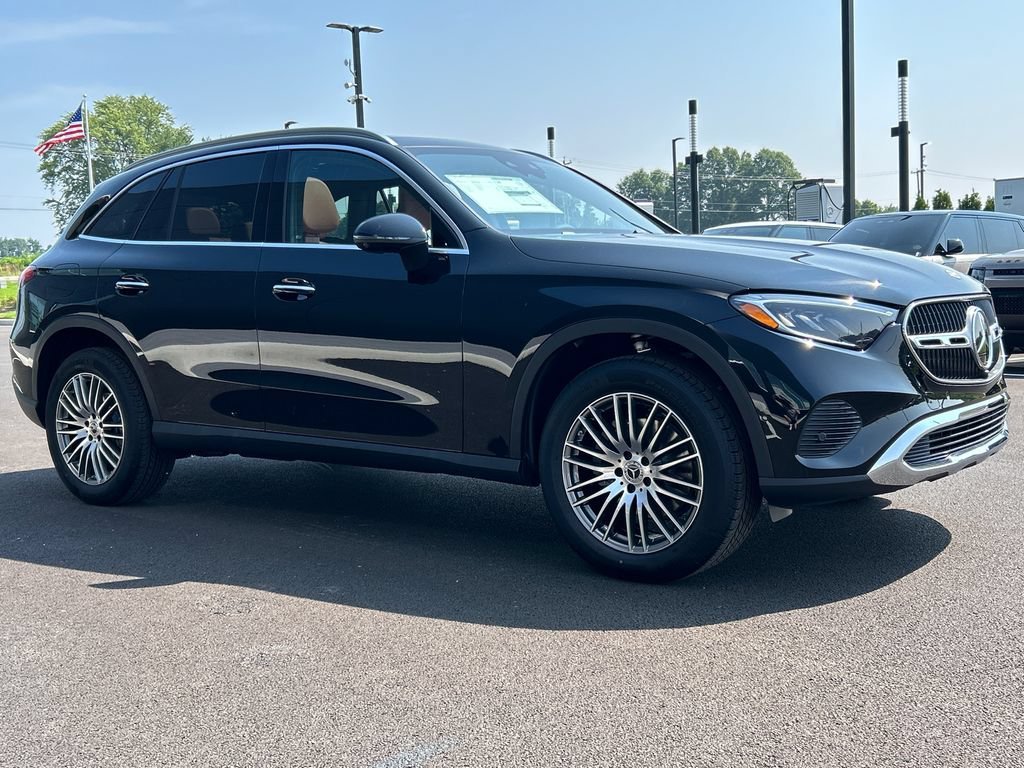 New 2026 Black Mercedes-Benz GLC 300 image 37