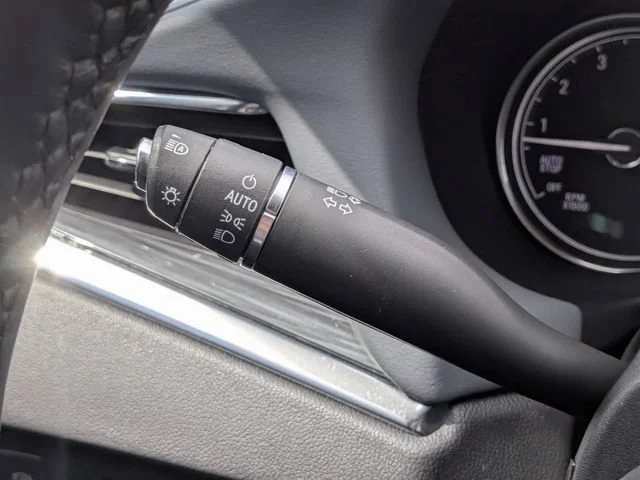 Used 2023 Ebony Twilight Metallic Buick Essence image 26