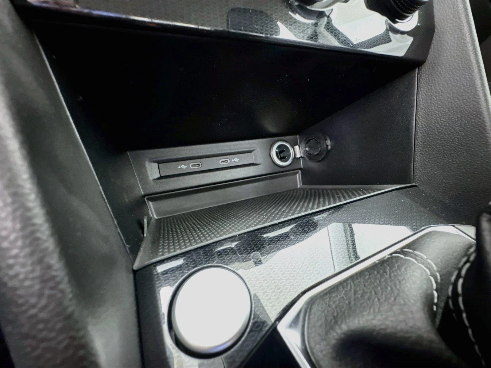 New 2027 Deep Black Pearl Volkswagen S image 30