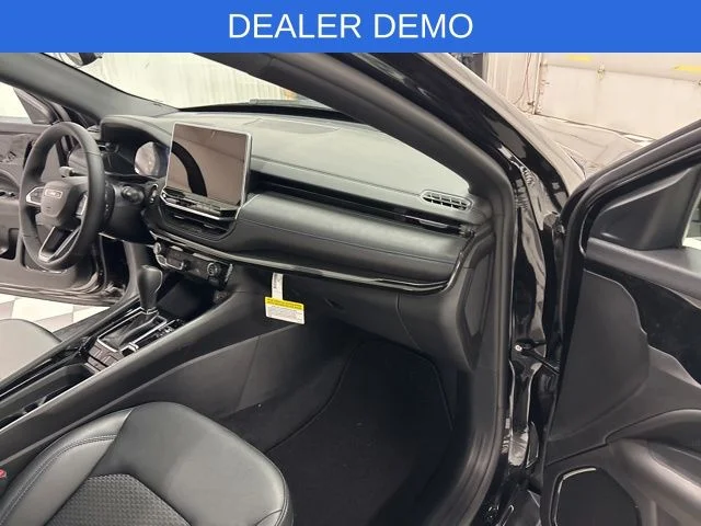 New 2026 Black Jeep Latitude image 30