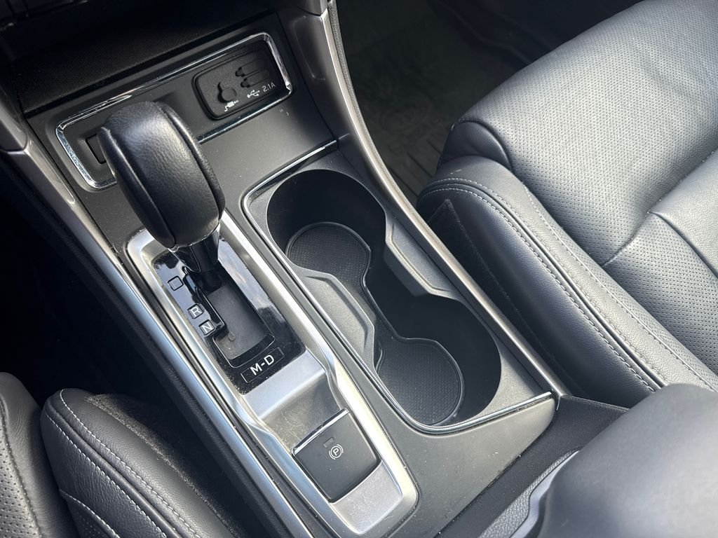Used 2020 White Subaru Limited image 26