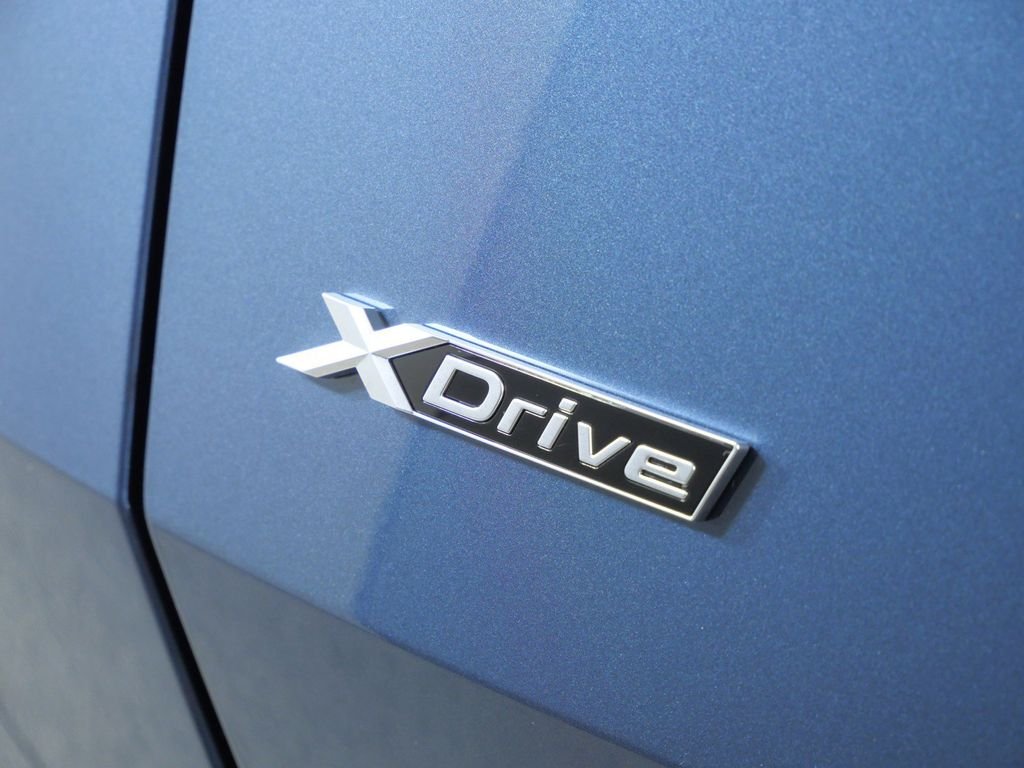 New 2026 Arctic Race Blue metallic BMW 30 xDrive image 13