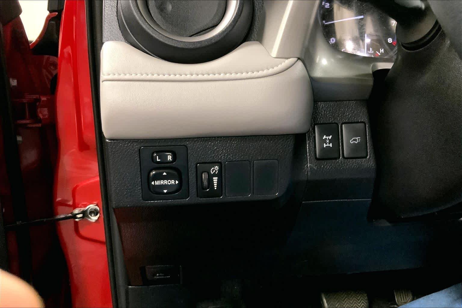 Used 2016 Barcelona Red Metallic Toyota XLE image 35