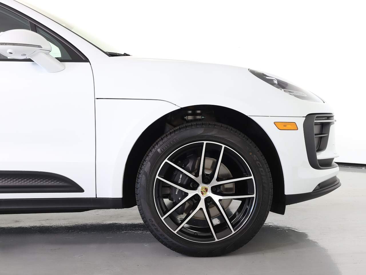 2026 Porsche Macan - Photo 11