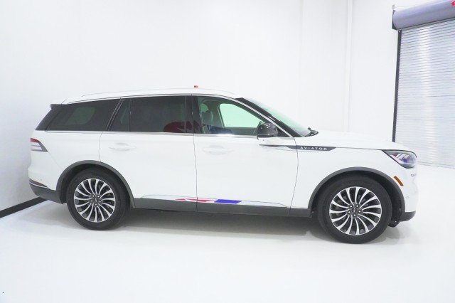 Used 2021 WHITE Lincoln Reserve image 4