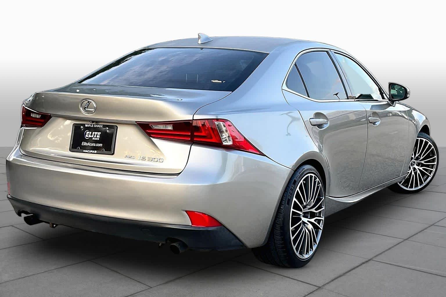 Used 2016 Atomic Silver Lexus  image 13