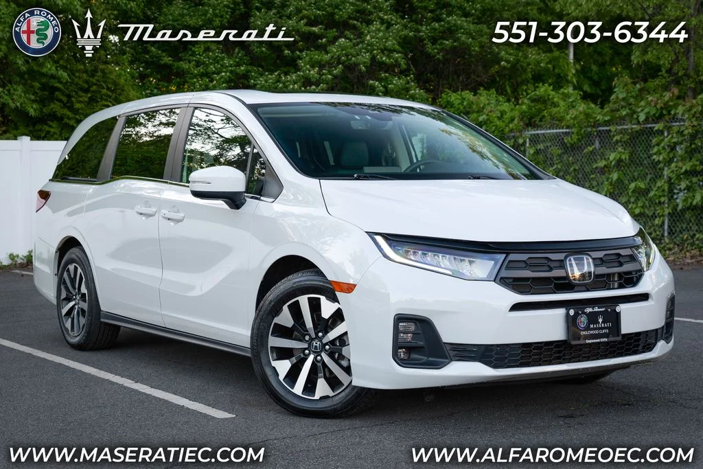 Used 2025 White Honda EX-L image 1