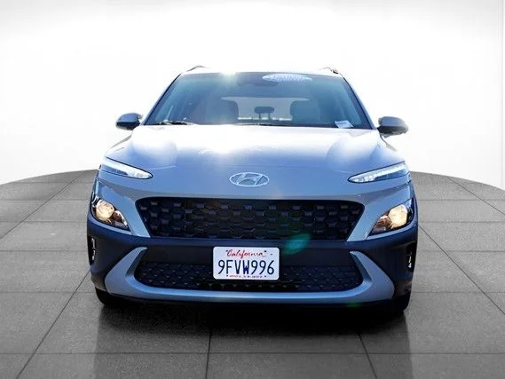 Used 2023 Silver Hyundai SEL image 4