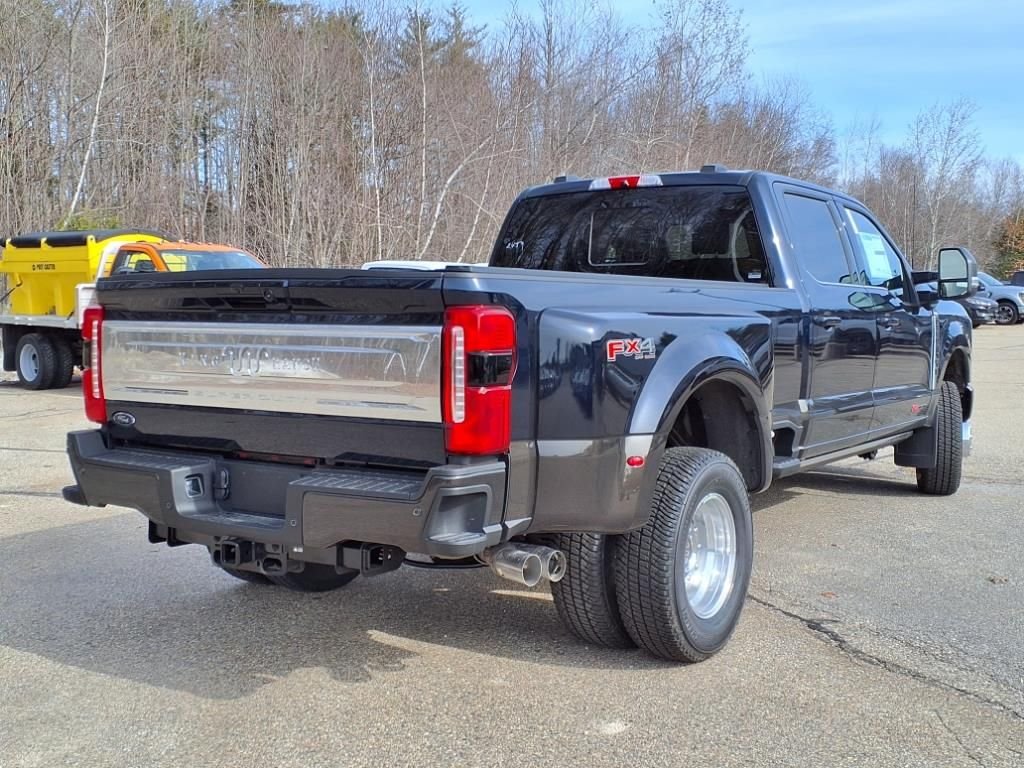 Used 2025 Blue Metallic Ford King Ranch image 4