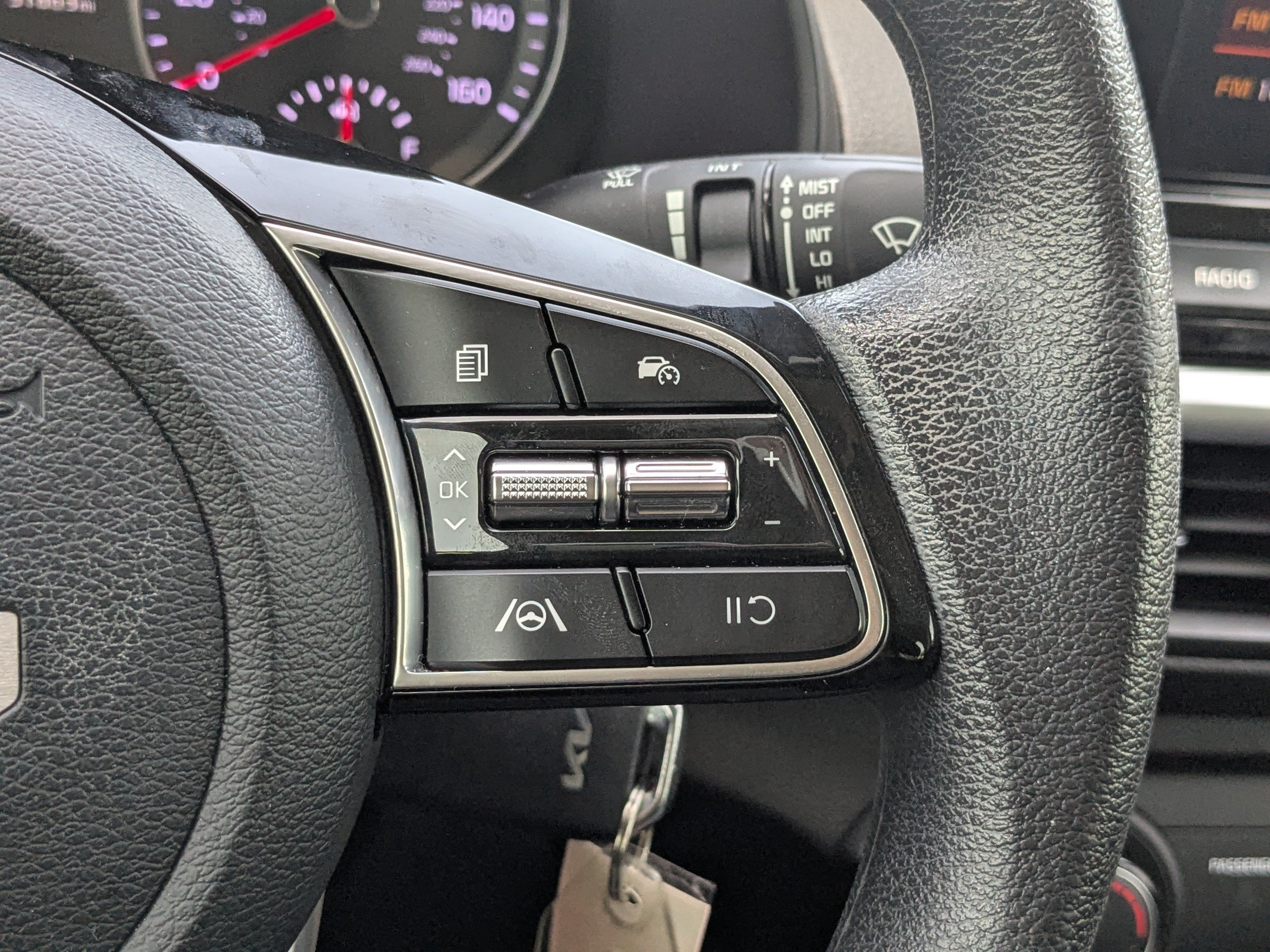 2023 Kia Forte LXS - Photo 22