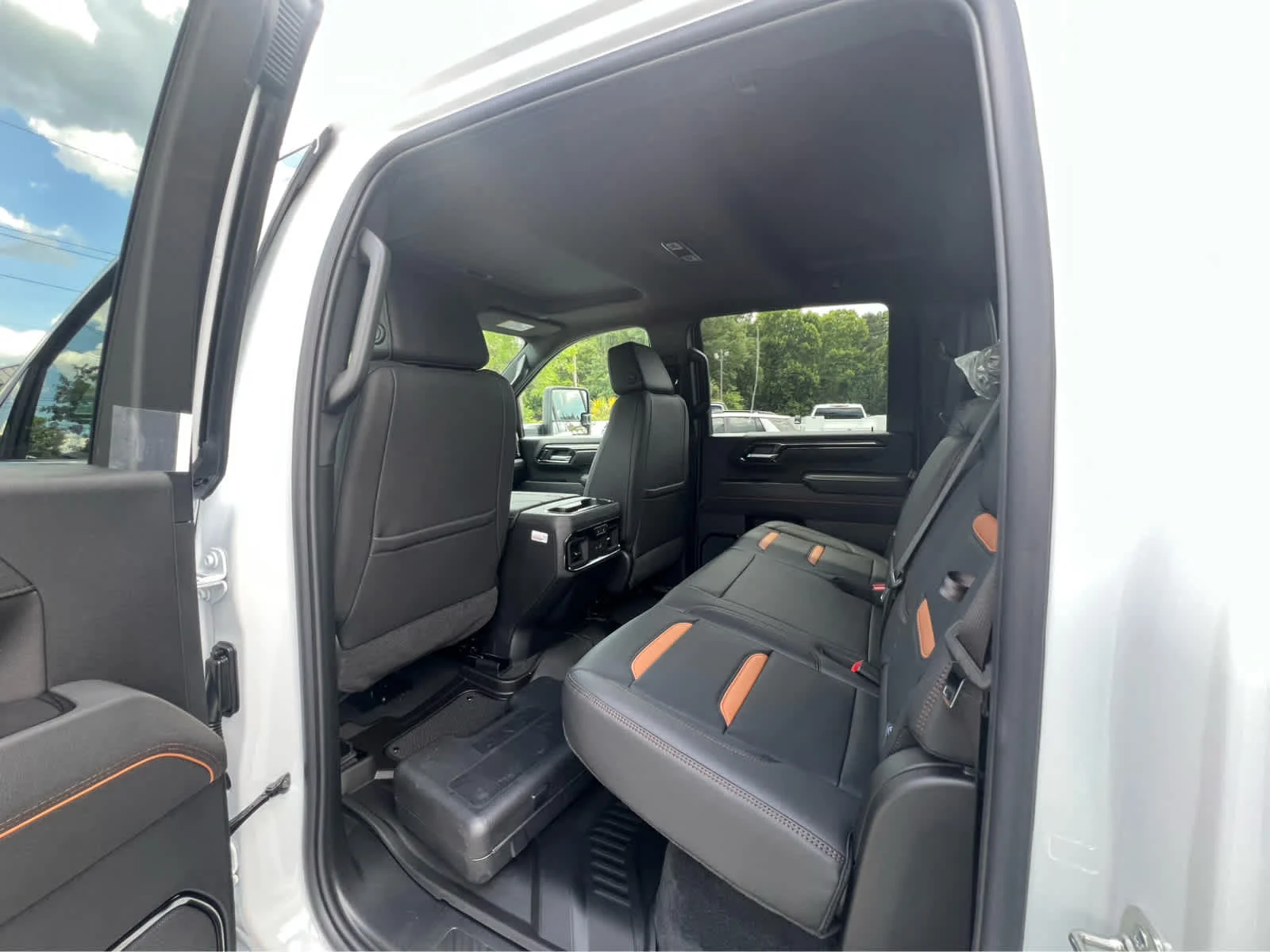 New 2026 Summit White GMC AT4 image 7