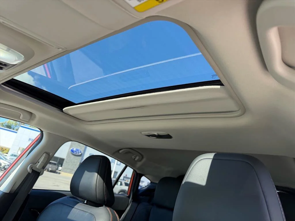 Used 2025 Beige Subaru Limited image 18