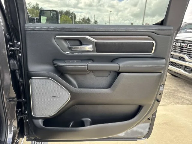 New 2027 Granite Crystal Metallic Clear-Coat Exterior Paint RAM Laramie image 32