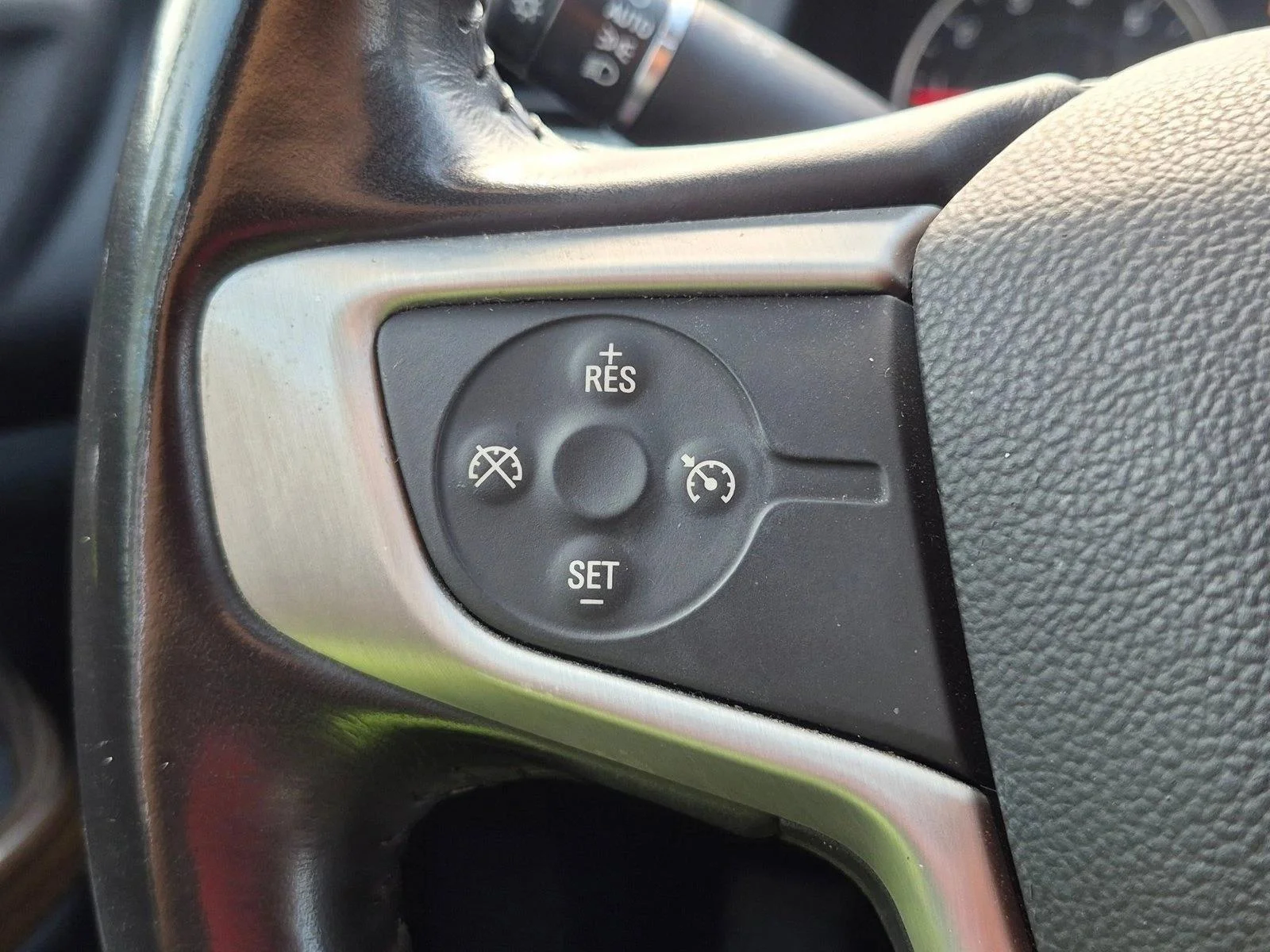 Used 2020 Summit White GMC SLE image 7