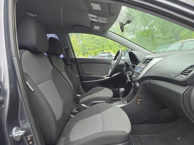 2012 Hyundai Accent GS - Photo 10