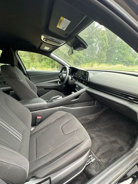 Certified Used 2025 Abyss Black Hyundai SEL Sport image 24