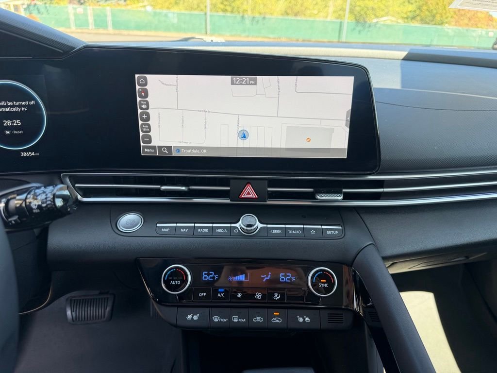 Used 2023 Lunar White Hyundai Limited image 19