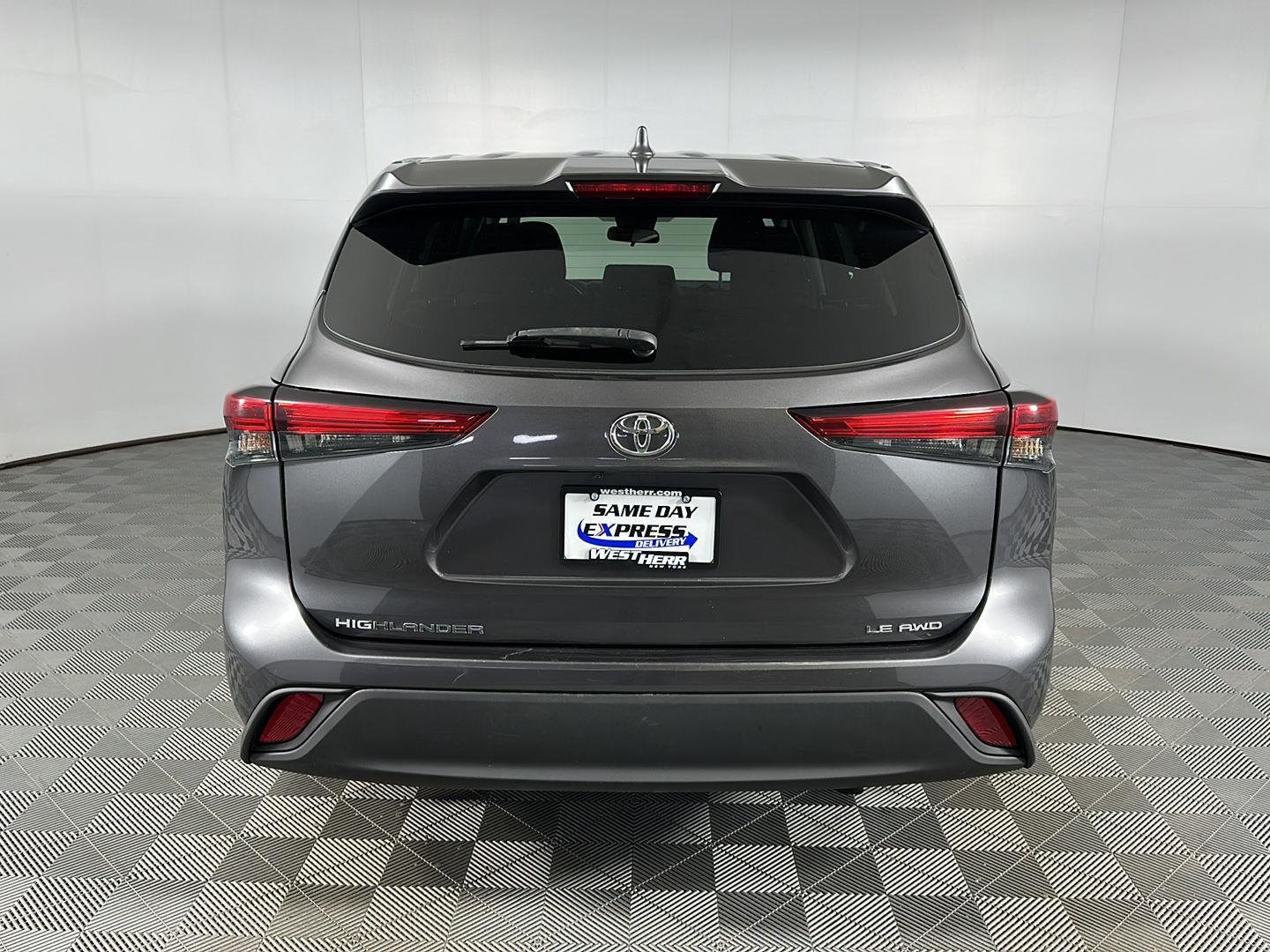Used 2021 Magnetic Gray Metallic Toyota LE image 7