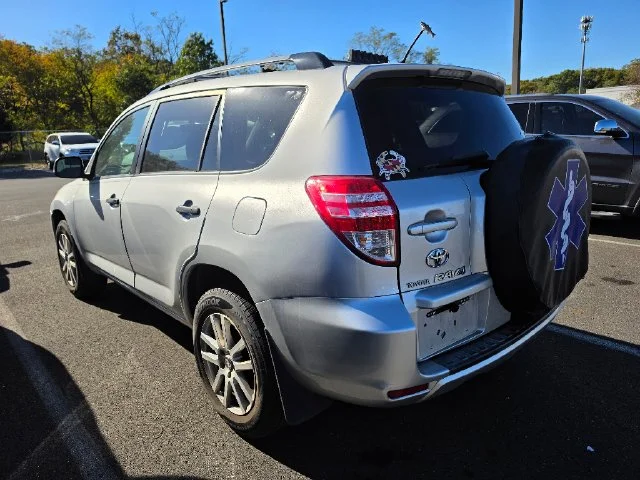 Used 2010 Silver Toyota Base image 4