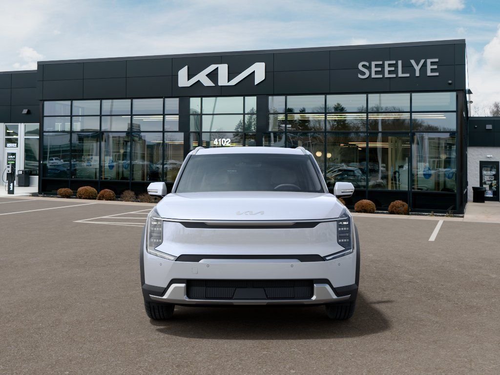 New 2026 White Kia Wind image 2