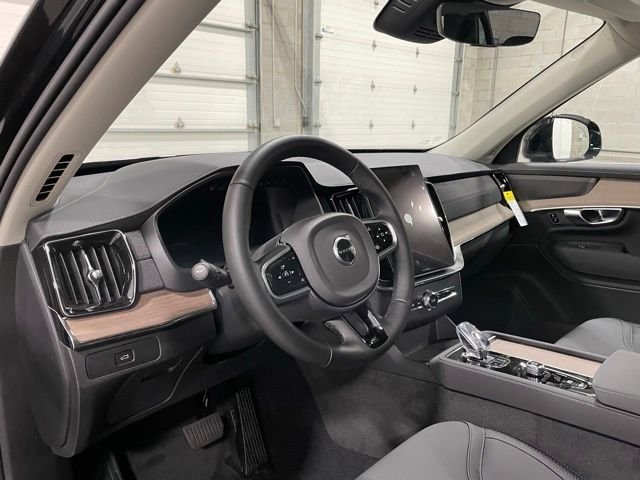 2026 Volvo XC90 Plus - Photo 12