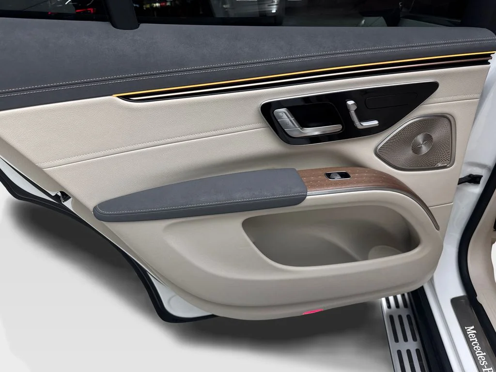 Used 2023 White Mercedes-Benz 450 image 34