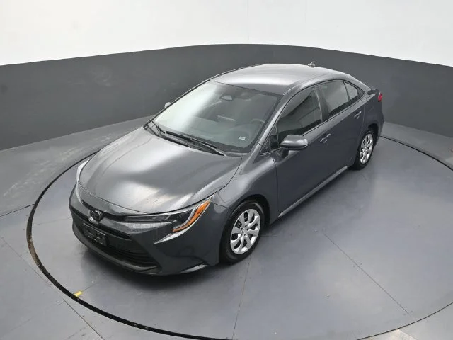 Used 2025  Toyota LE image 25